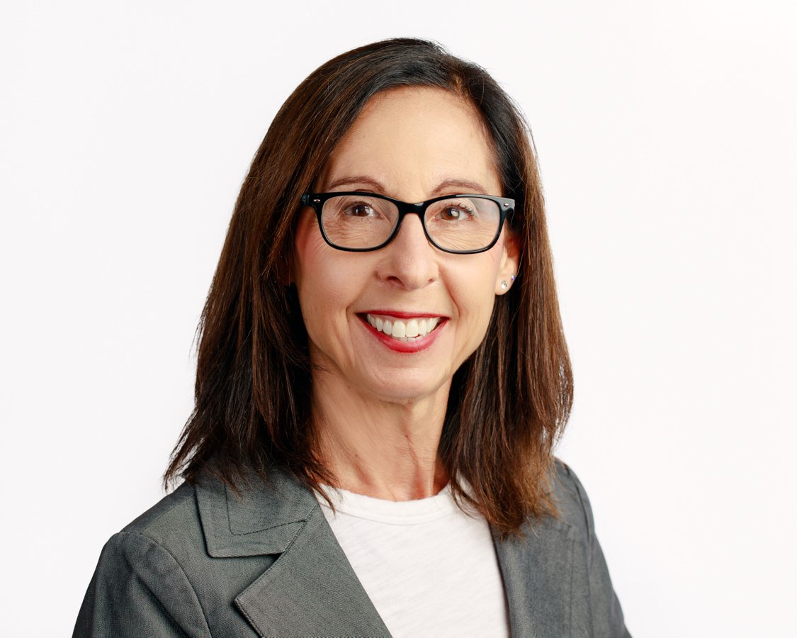 Corporate & Entrepreneur Headshots Gallery 138 Y7A7555 Edit